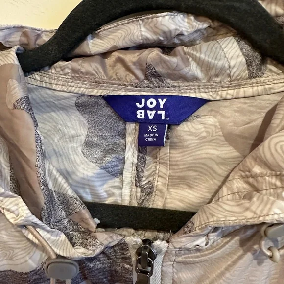 Joy Lab Muted Camo Zipper Front Hooded Windbreaker - Picture 5 of 5